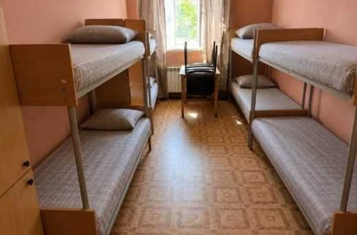 Продам окремо розташований Гуртожиток з адмінкорпусом 1100 м