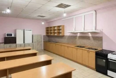 Продам окремо розташований Гуртожиток з адмінкорпусом 1100 м