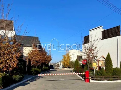 Будинок. Київ, Смерекова вул.
