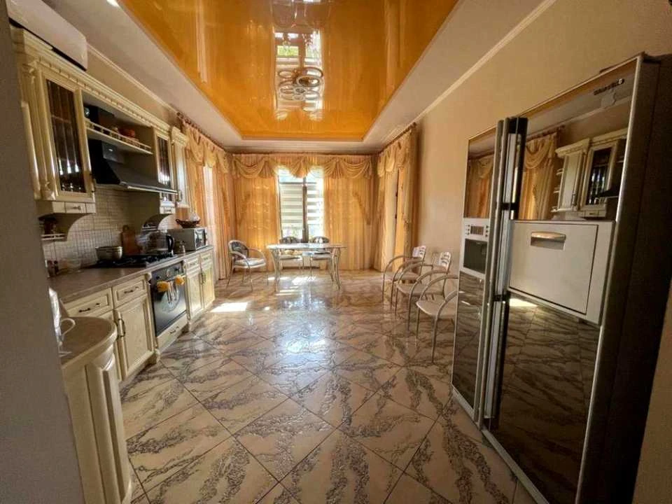 Будинок. Київ, повітрофлотська