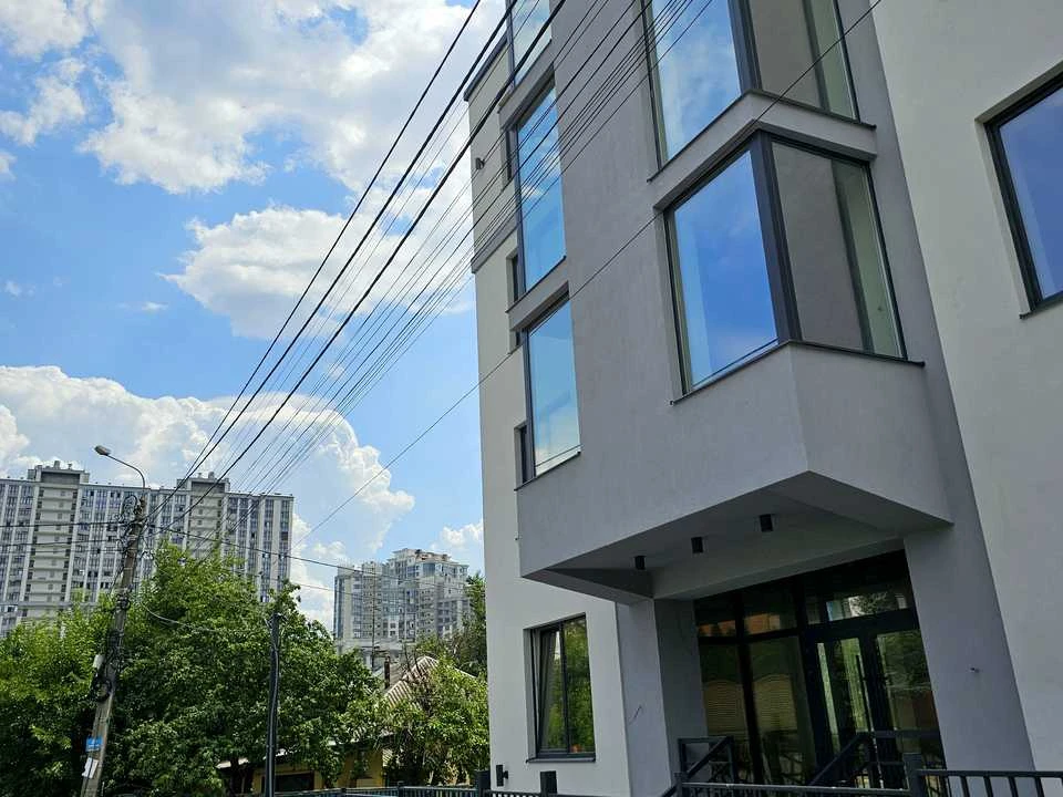 Будинок. Київ, Яготинська вул.