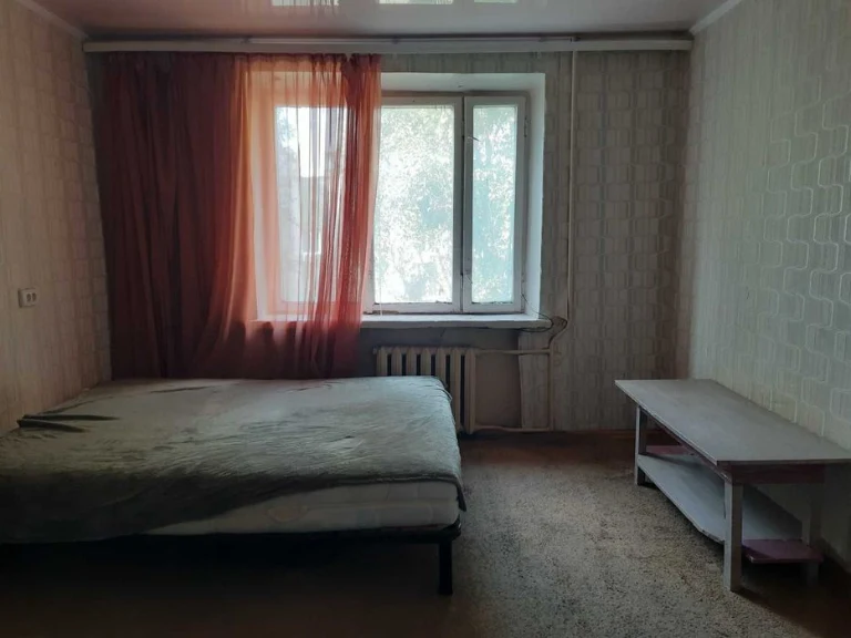 For sale 2-room apartment on Gv. Shyronyntsiv St., Saltivka