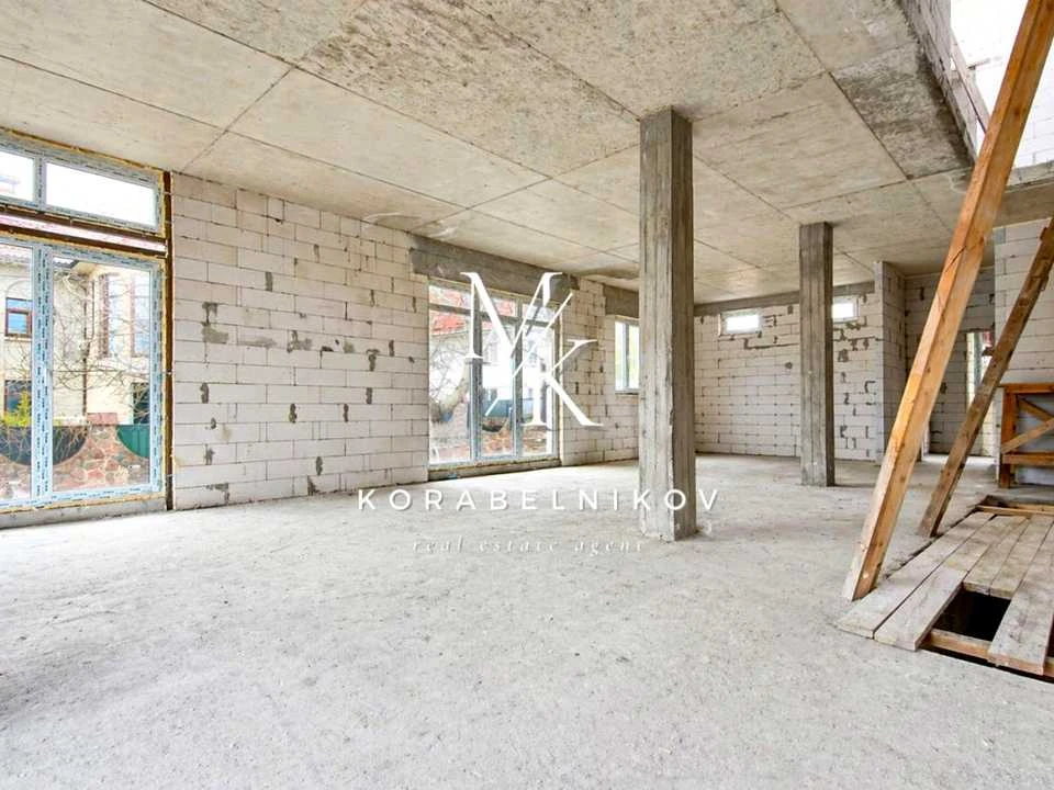 Будинок. Київ, Кринична вул.
