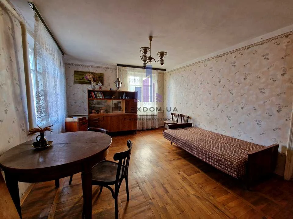 Будинок. Київ, Яблунева вул.