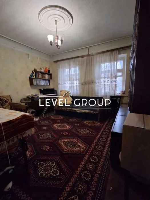 Продається житловий будинок 170м.кв з ділянкою 6,5 соток Кар