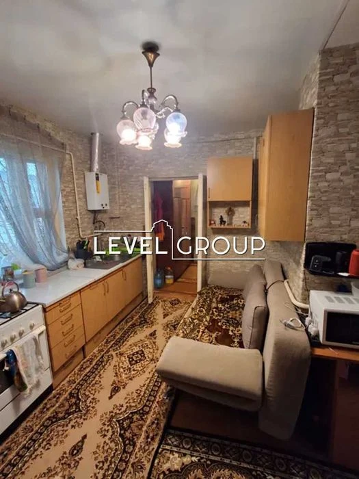 Продається житловий будинок 170м.кв з ділянкою 6,5 соток Кар