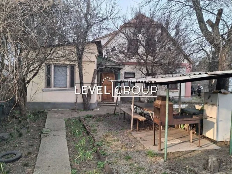 Продається житловий будинок 170м.кв з ділянкою 6,5 соток Кар