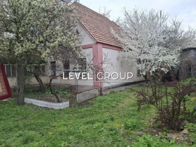 Продається житловий будинок 170м.кв з ділянкою 6,5 соток Кар
