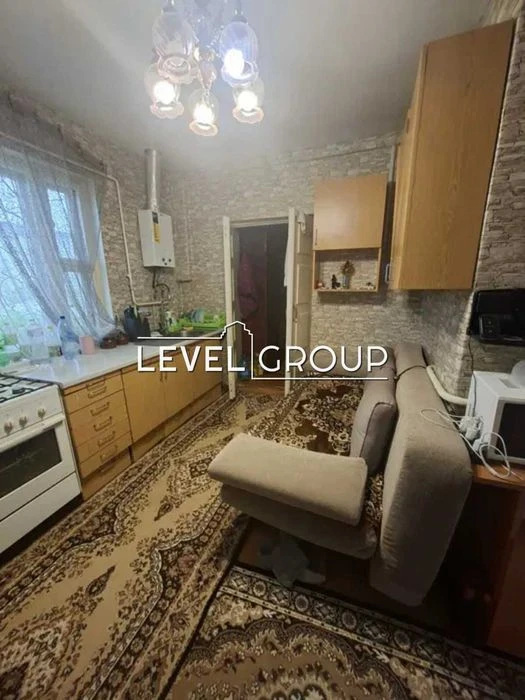 Продається житловий будинок 170м.кв з ділянкою 6,5 соток Кар