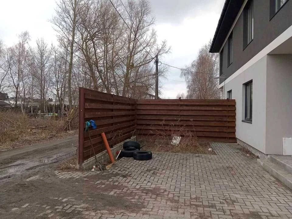 Будинок. Київ, Центральна вул.