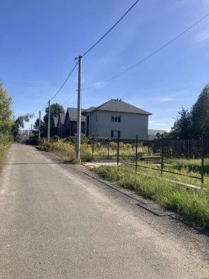 Капітальний будинок у Києві з надійним укриттям.