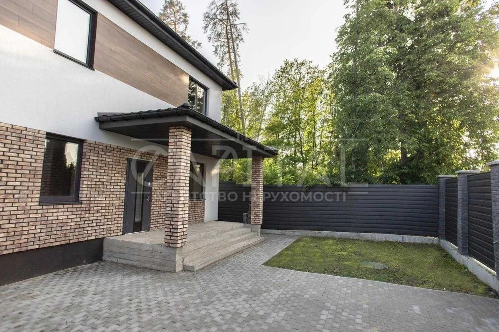 Продаж будинку біля метро Житомирська
