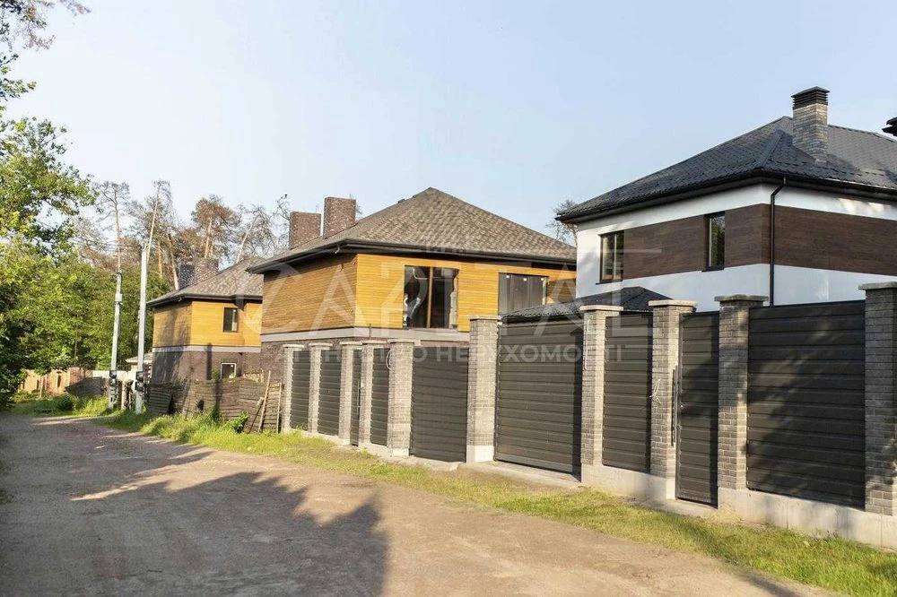 Продаж будинку біля метро Житомирська