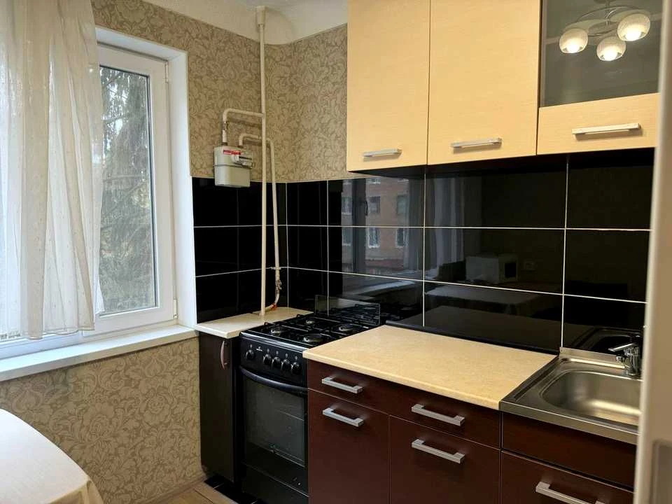 Квартира. Полтава, Героїв України вул. (Героїв Сталінграду),