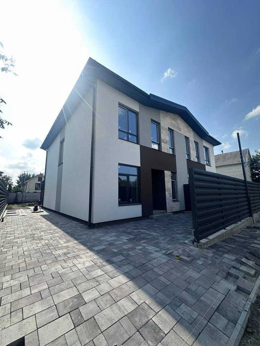 Продаж готового дуплексу 150 м.кв., 3 сотки. Метро Славутич