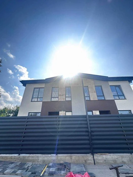 Продаж готового дуплексу 150 м.кв., 3 сотки. Метро Славутич