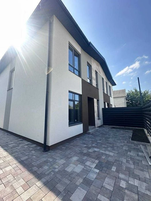 Продаж готового дуплексу 150 м.кв., 3 сотки. Метро Славутич