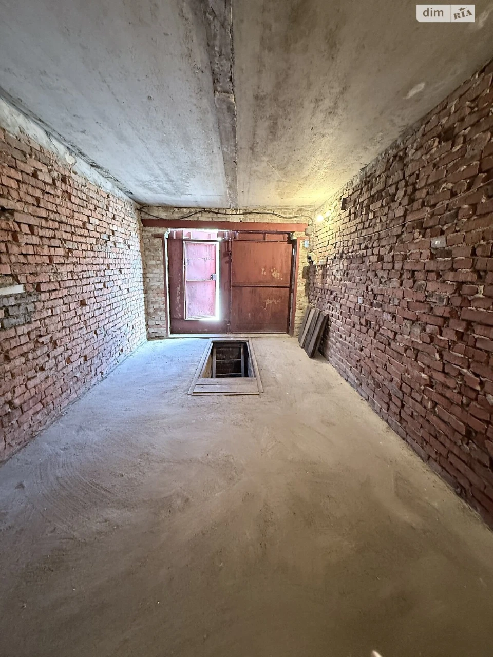Продаж Місце в гаражному кооперативі Василівка