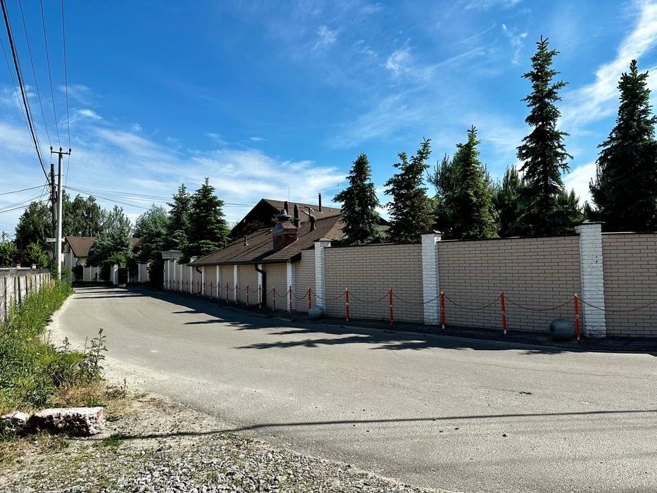 Продаж будинку з ремонтом Киев Дарницкий  метро Славутич Осо