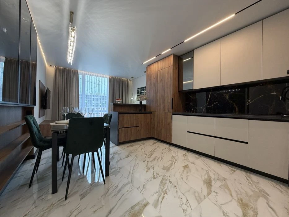 Продам шикарную 1,5 квартиру в районе Городского озера