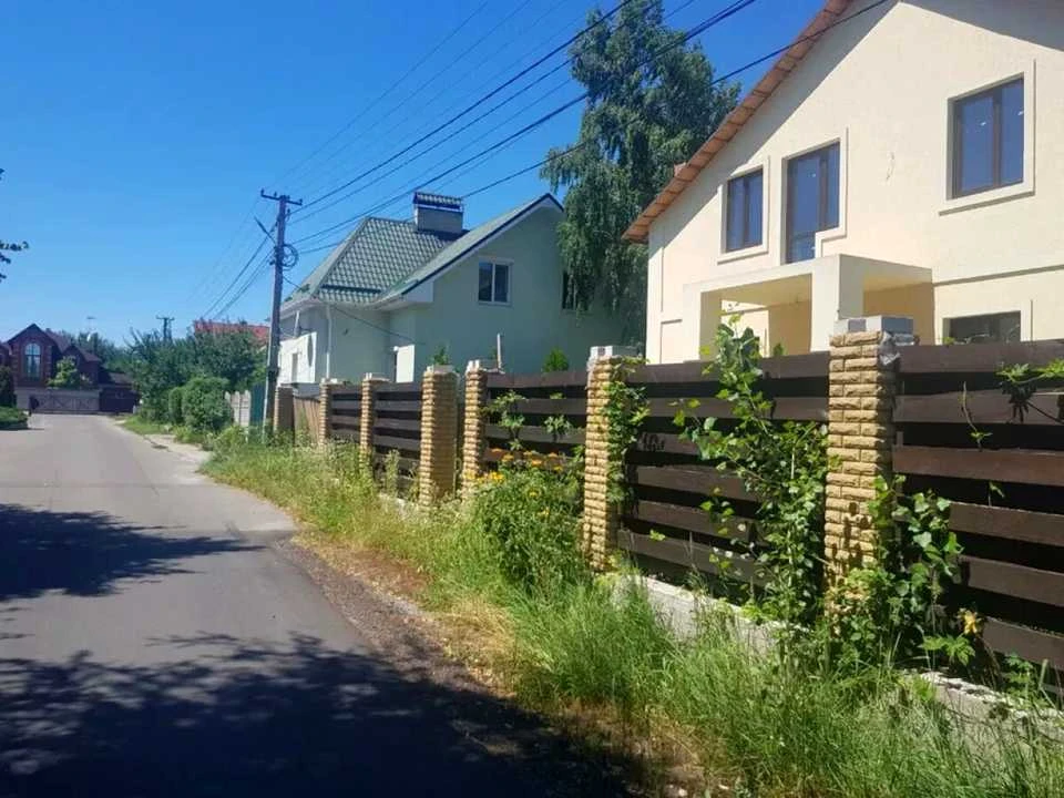 Будинок. Київ, Центральна вул.