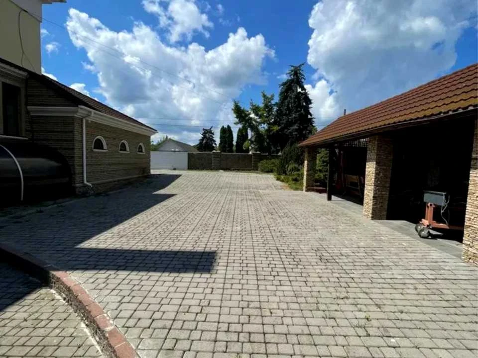 Будинок. Київ, Риболовецька вул.
