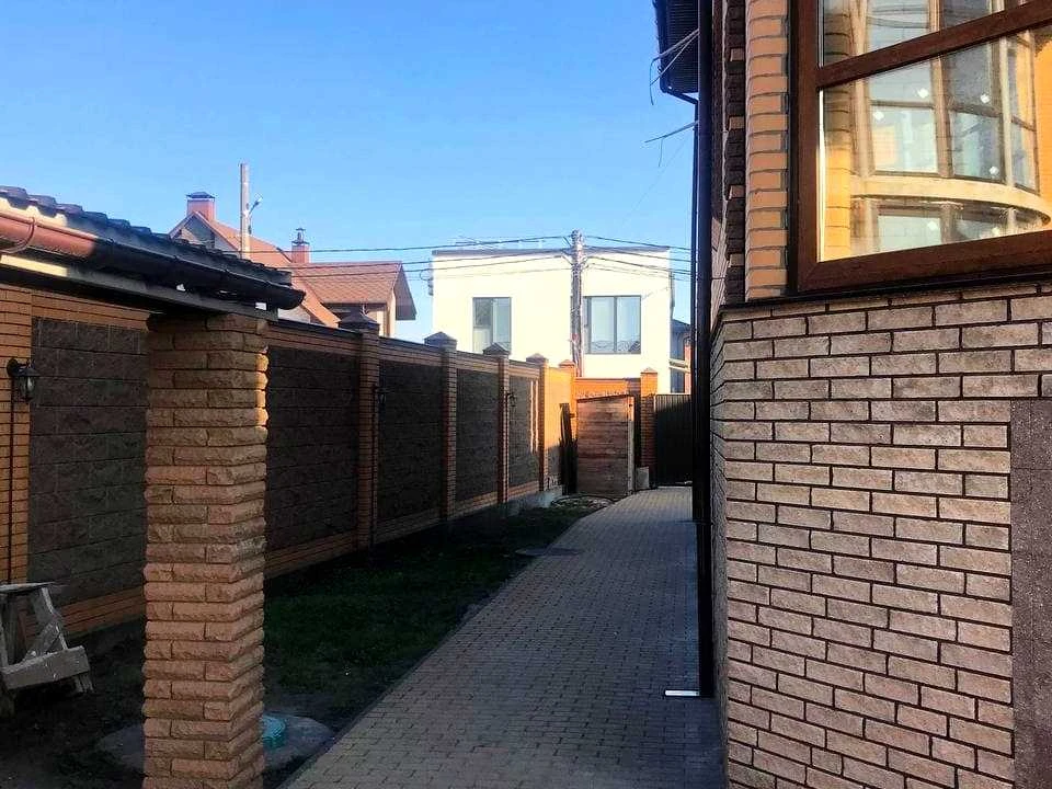 Будинок. Київ, Садова вул.