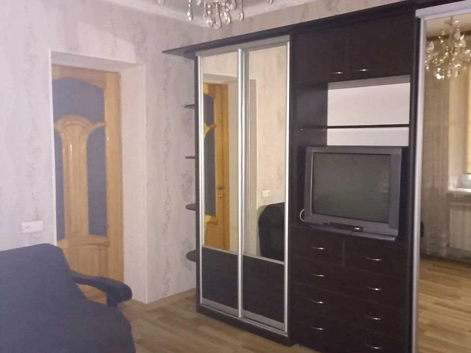 Будинок. Київ, Паустовського вул.