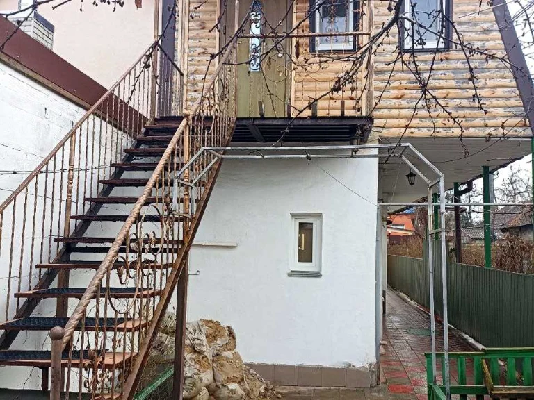 Будинок. Київ, Паустовського вул.