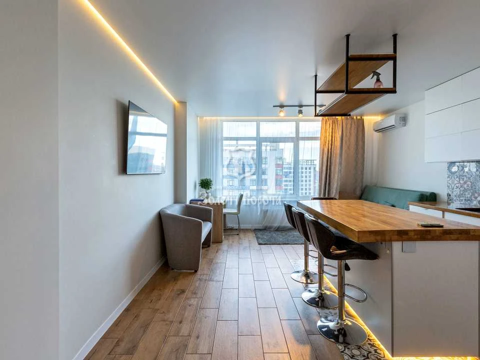 Apartment. Kyiv, Yevhena Sverstyuk St. (Maryna Raskova St.)