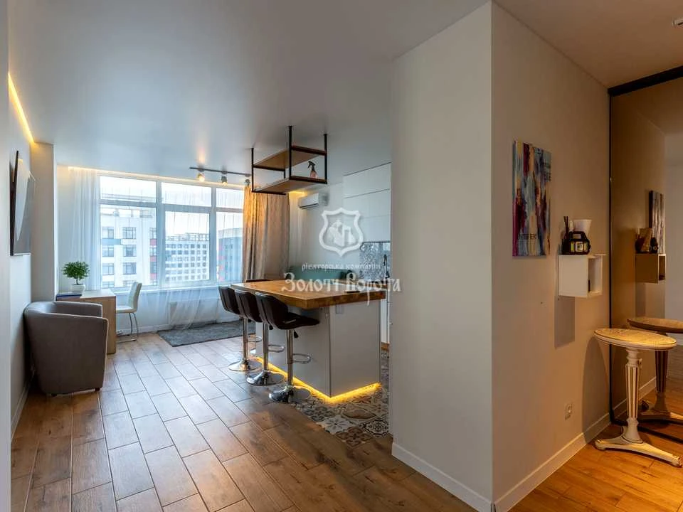 Apartment. Kyiv, Yevhena Sverstyuk St. (Maryna Raskova St.)
