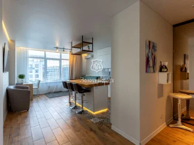 Apartment. Kyiv, Yevhena Sverstyuk St. (Maryna Raskova St.)
