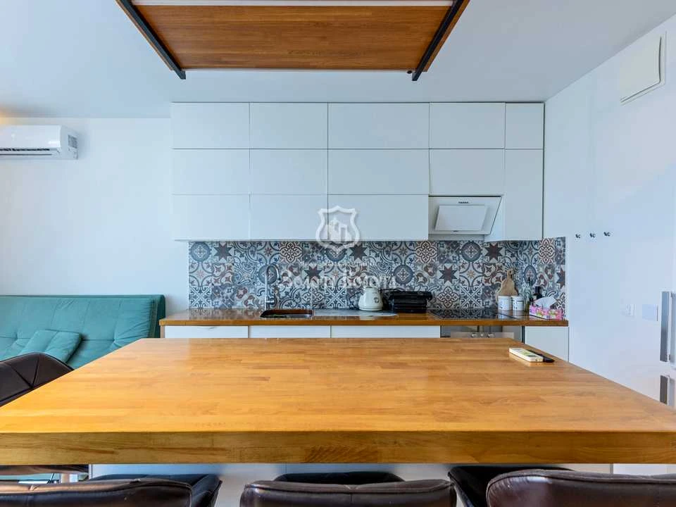 Apartment. Kyiv, Yevhena Sverstyuk St. (Maryna Raskova St.)