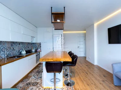 Apartment. Kyiv, Yevhena Sverstyuk St. (Maryna Raskova St.)