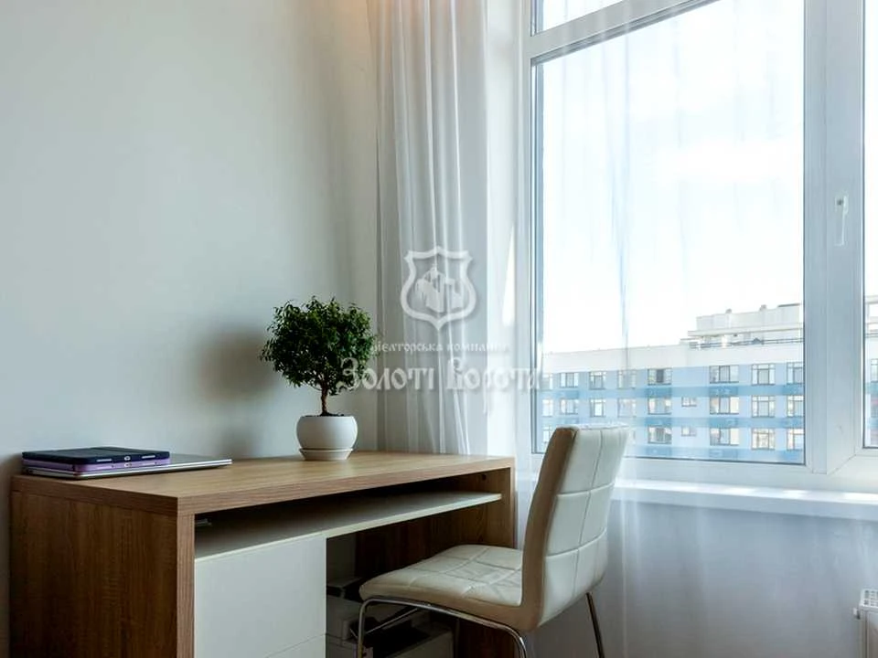 Apartment. Kyiv, Yevhena Sverstyuk St. (Maryna Raskova St.)