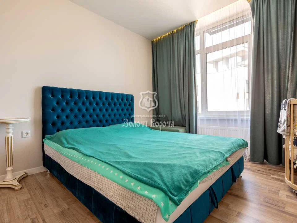Apartment. Kyiv, Yevhena Sverstyuk St. (Maryna Raskova St.)