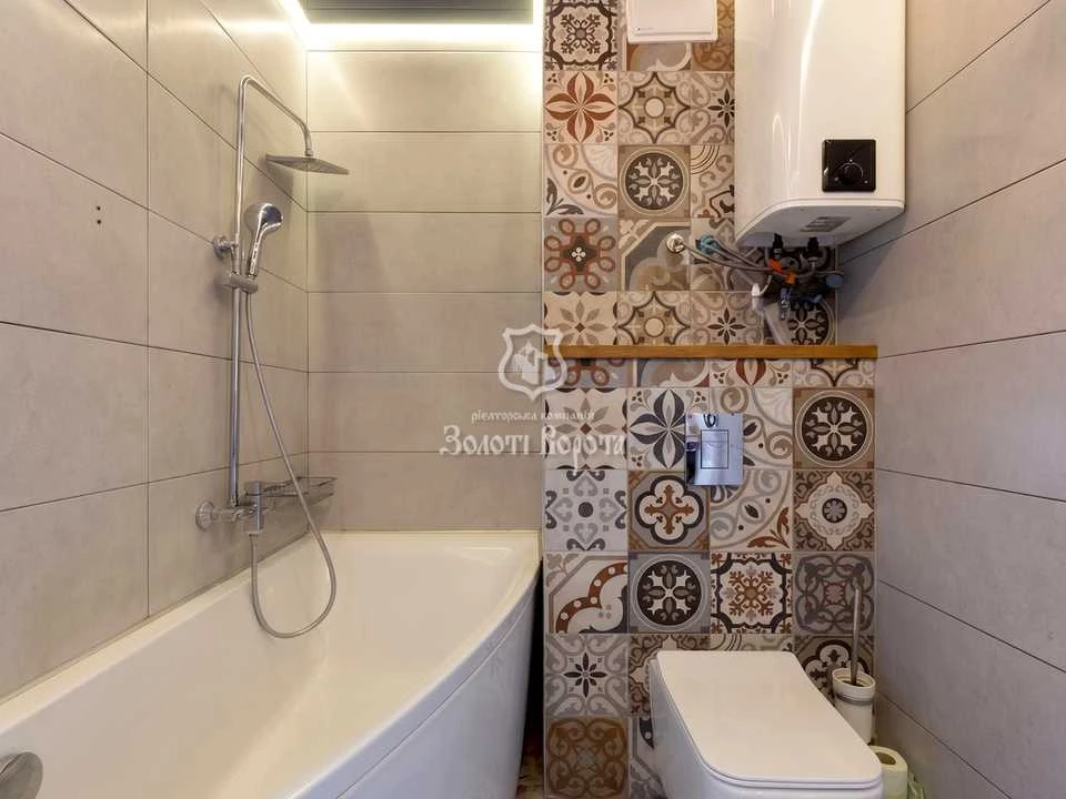 Apartment. Kyiv, Yevhena Sverstyuk St. (Maryna Raskova St.)