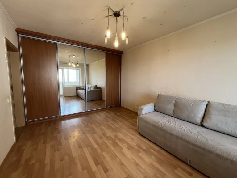 For sale 3-room apartment in Yanovsky/Solomyansky/Lobanovsky/