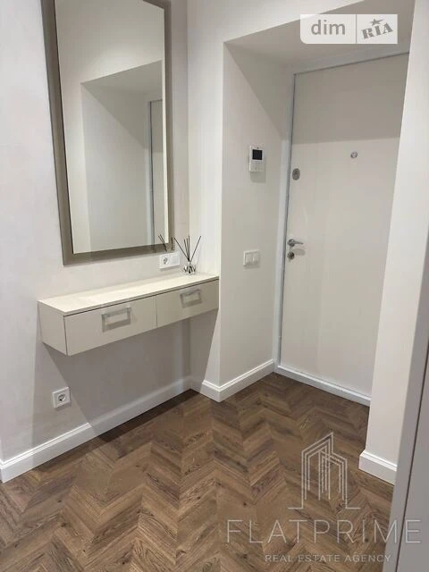 For sale 2-room apartment 84 sq. m on Dniprovska embankment 18A • ID 345