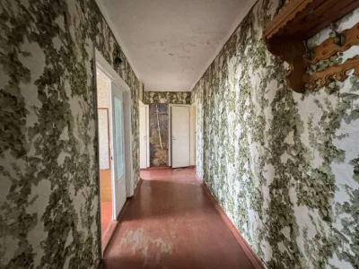 Продам 3-х кімнатну квартиру по вул. Є.Коновальця