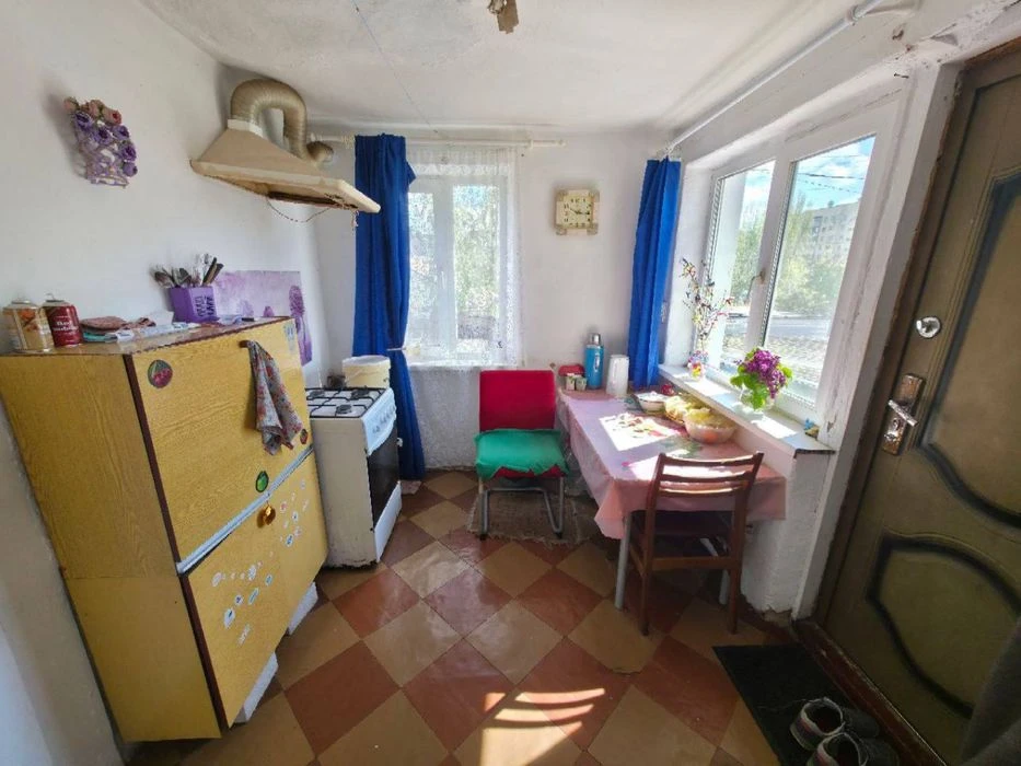 Продаж Будинку!ГАЗИФІКОВАНИЙ! 4-кімнати! Перемога-3. 45000$