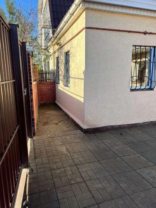 Продам 3к будинок вул. Роздільна, Лівий берег
