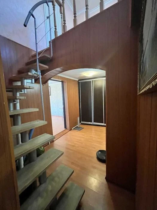Продам 3к будинок вул. Роздільна, Лівий берег