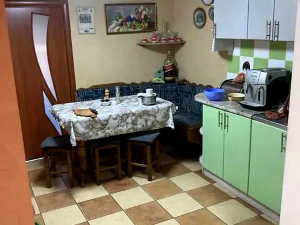 Будинок. Дніпро, Ламаний пров.