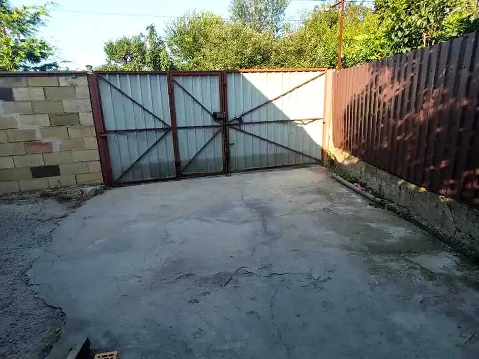Будинок. Дніпро, Радісна вул.