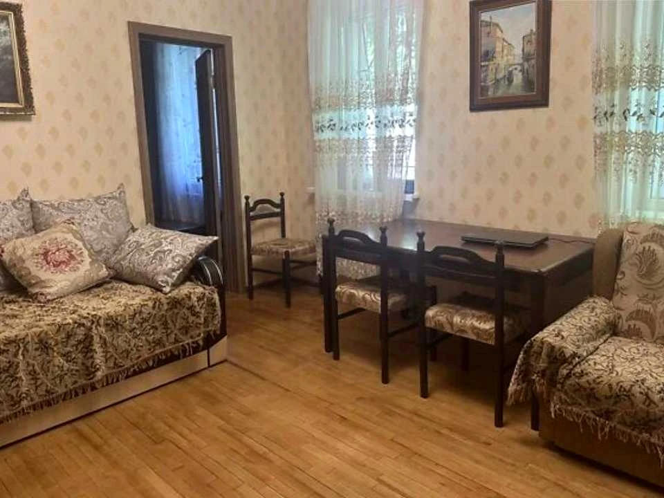 Будинок. Дніпро, Хортицька вул. (Боженка)