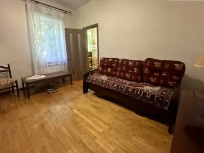 Будинок. Дніпро, Хортицька вул. (Боженка)