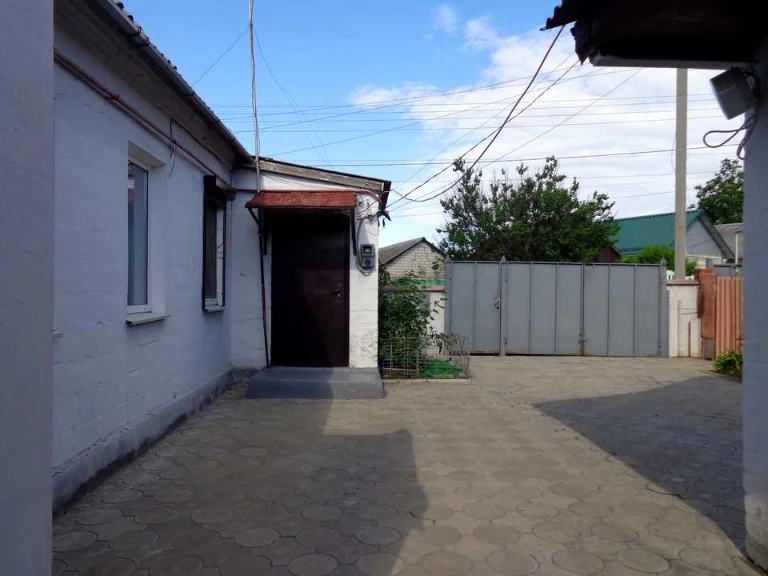 Будинок. Дніпро, Казахстанська вул.