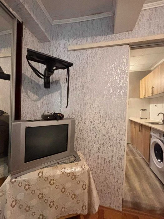 Срочная продажа 1 ком квартиры в Центре. Ремонт.