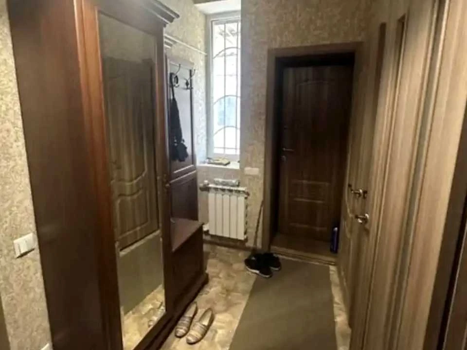Будинок. Дніпро, Хортицька вул. (Боженка)